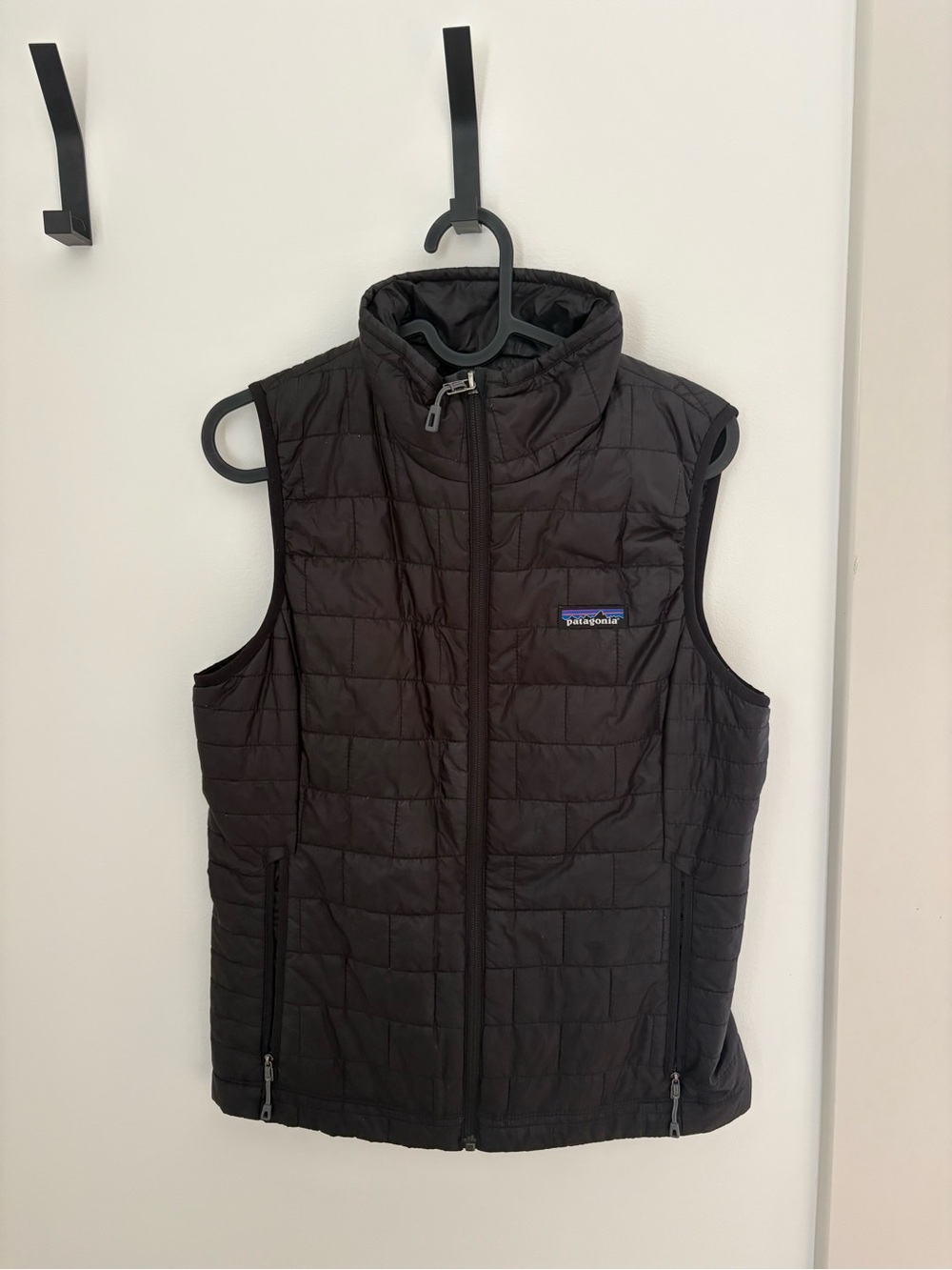 Patagonia women’s Black Insulated nano puff Vest
